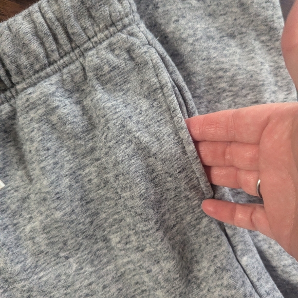 Old Navy Heather Gray Kids Joggers Size 8 - Picture 3 of 4